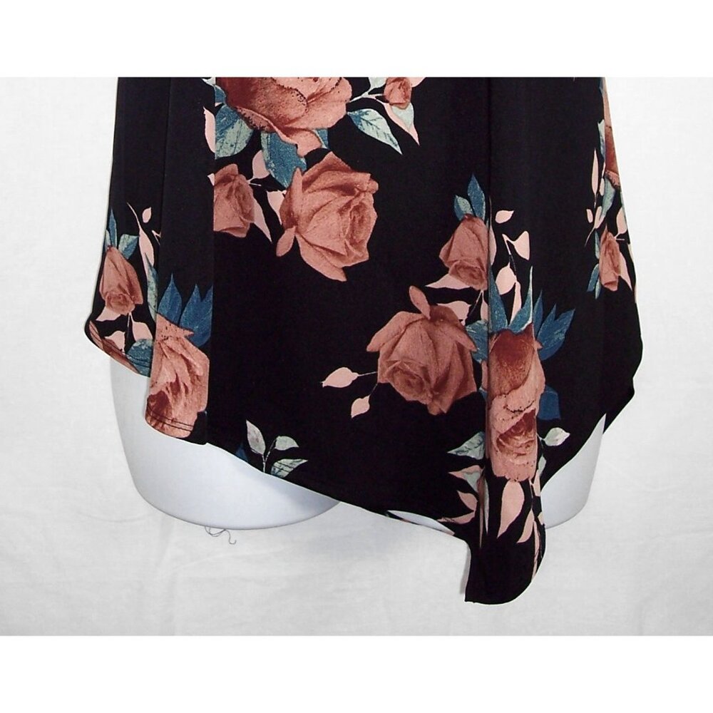 NEW Avenue 22/24 Floral Asymmetrical Short Flutter Sleeves Top - Picture 6 of 14